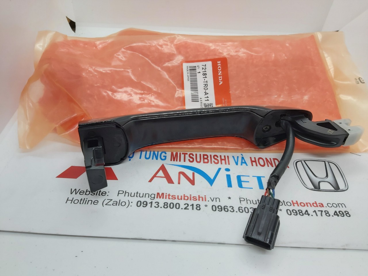 Tay mở cửa ngoài xe Honda CRV